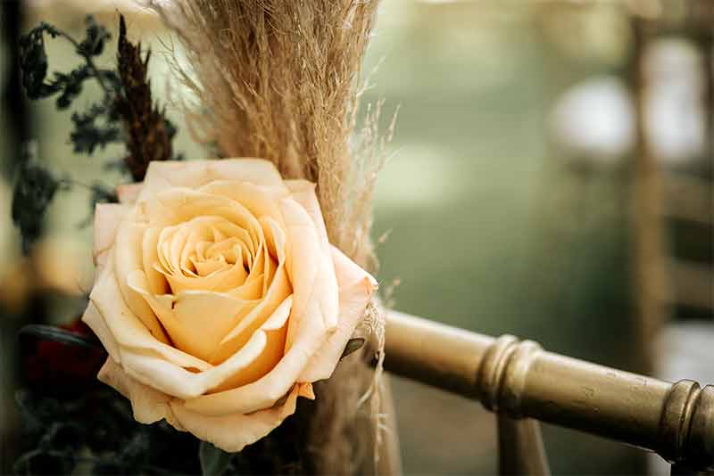 flores amarillas boda