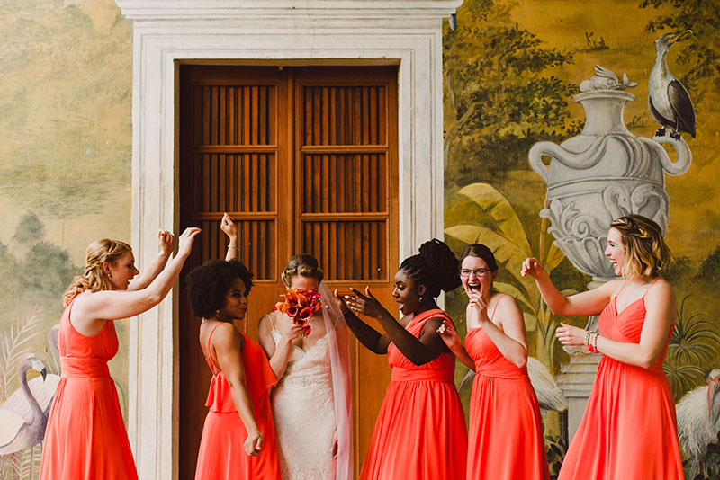 vestidos de dama en color naranja