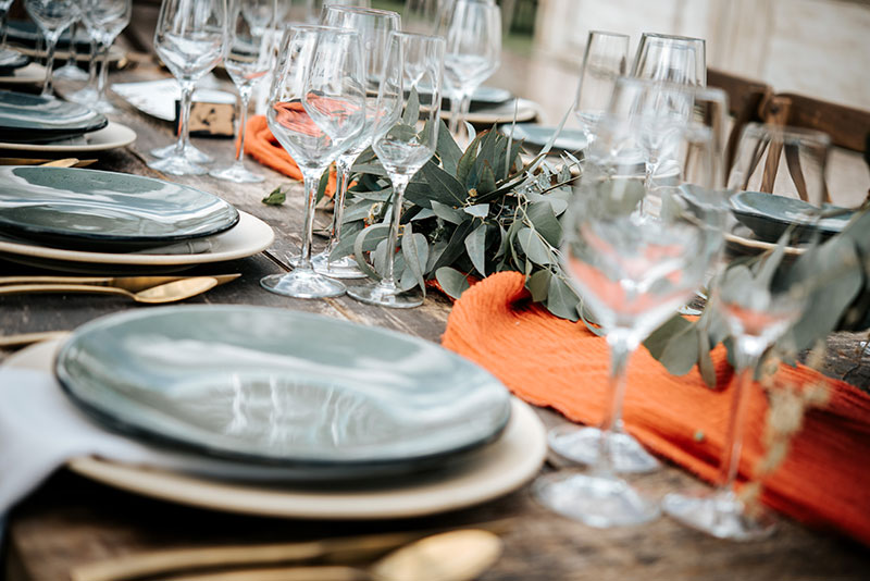 tableware en naranja para boda