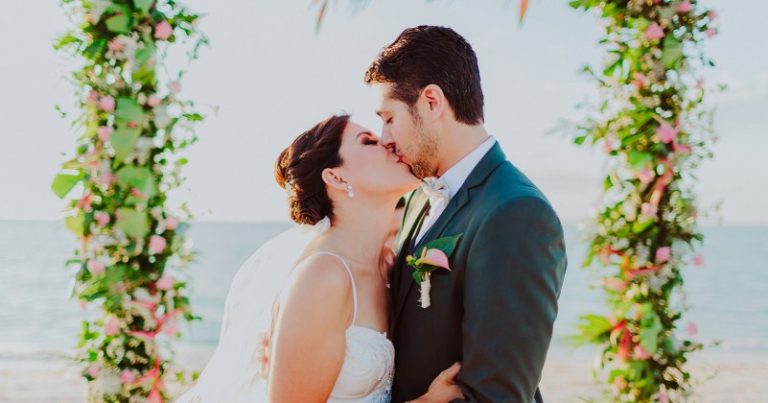 Destination Wedding at Celestun beach 🏝️🌺 Rayo & Alex