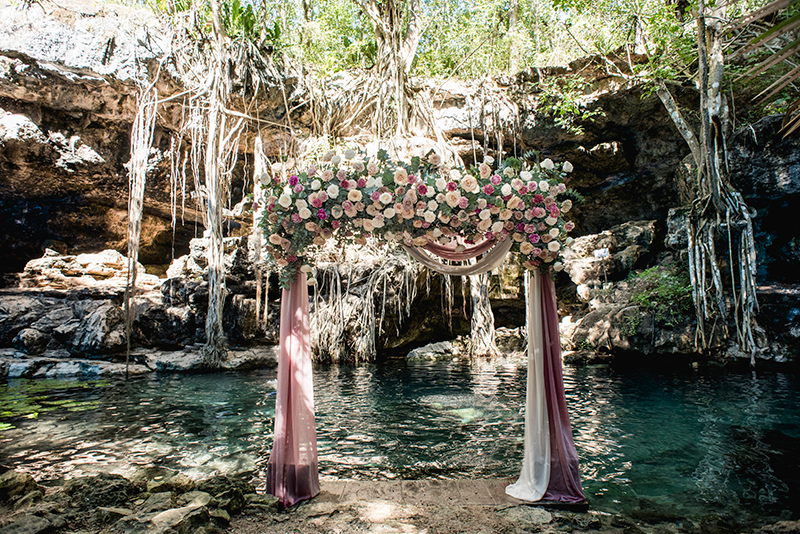 Destination wedding at cenote X'batun