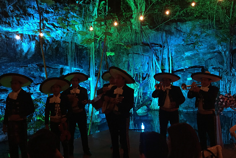 Mariachis para boda en cenote