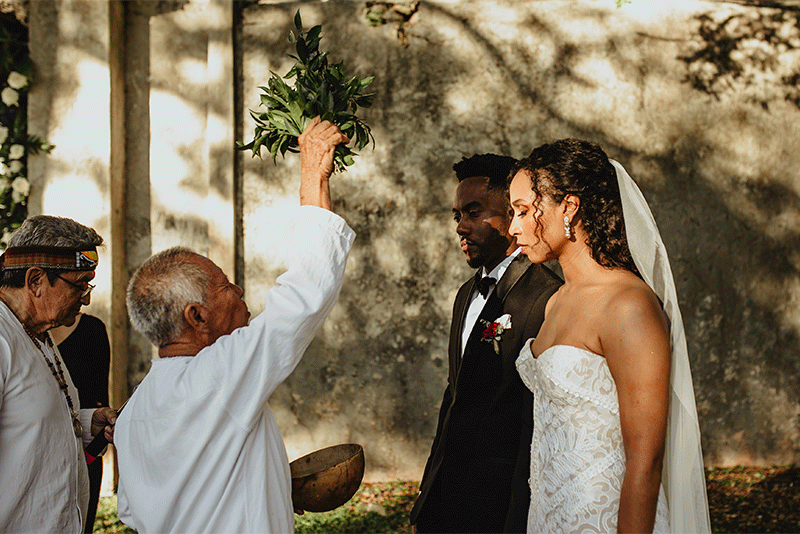 Ceremonia maya en boda destino