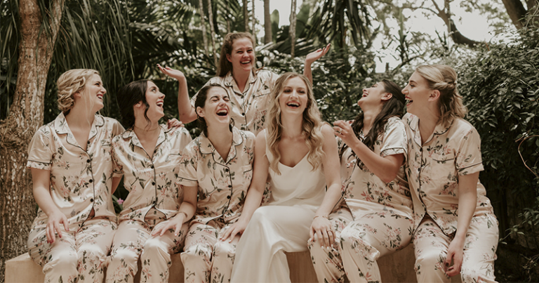 The complete guide to choosing bridesmaids 💃