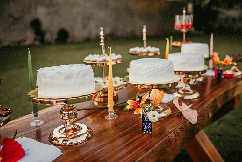 naked wedding cake 