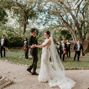 What does a wedding at Hacienda Itzincab Cámara look like