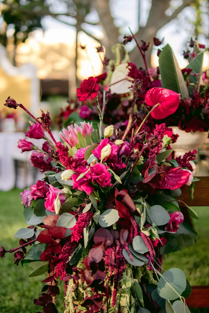 burgundy wedding flowers